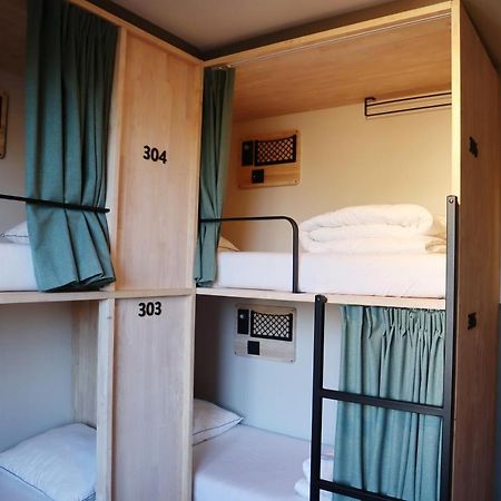 The Bee Hostel Amsterdam Bagian luar foto