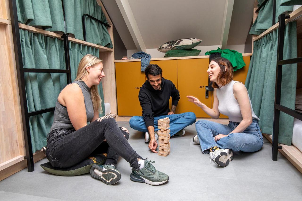 The Bee Hostel Amsterdam Bagian luar foto