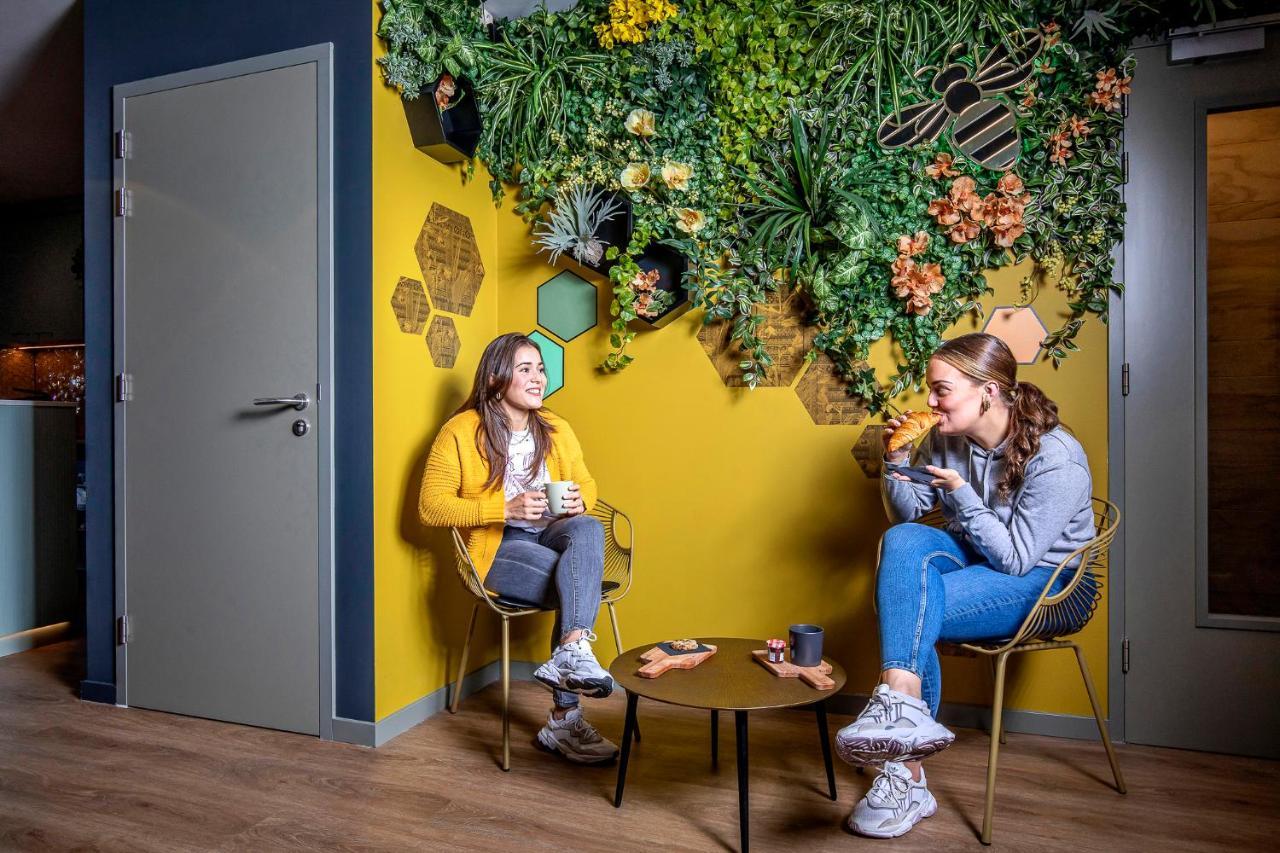 The Bee Hostel Amsterdam Bagian luar foto