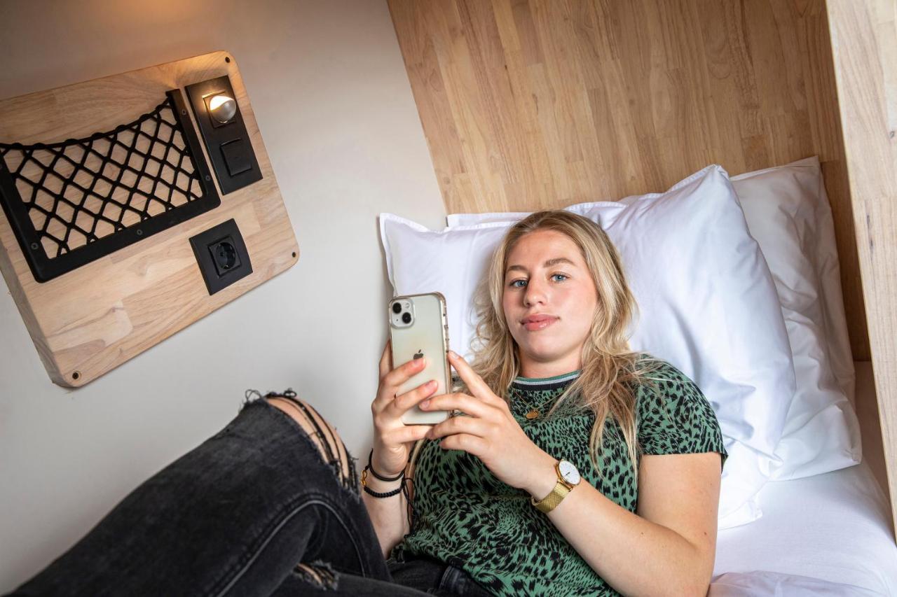 The Bee Hostel Amsterdam Bagian luar foto